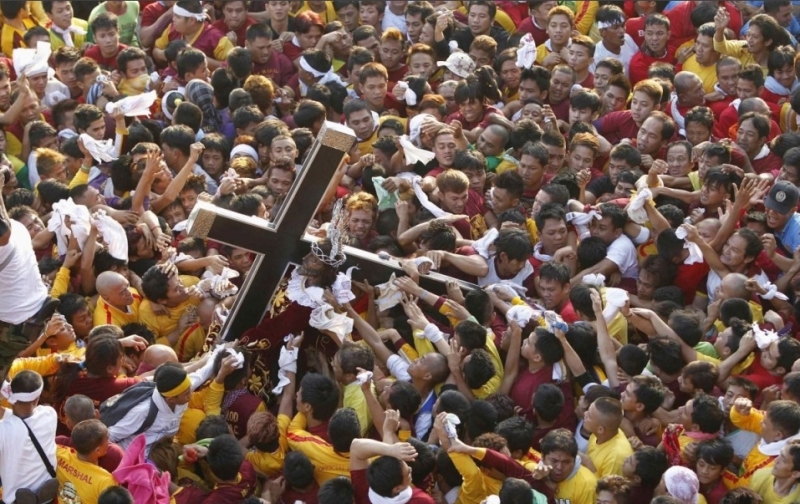 processija Chjornogo Nazarjanina v Manile 8