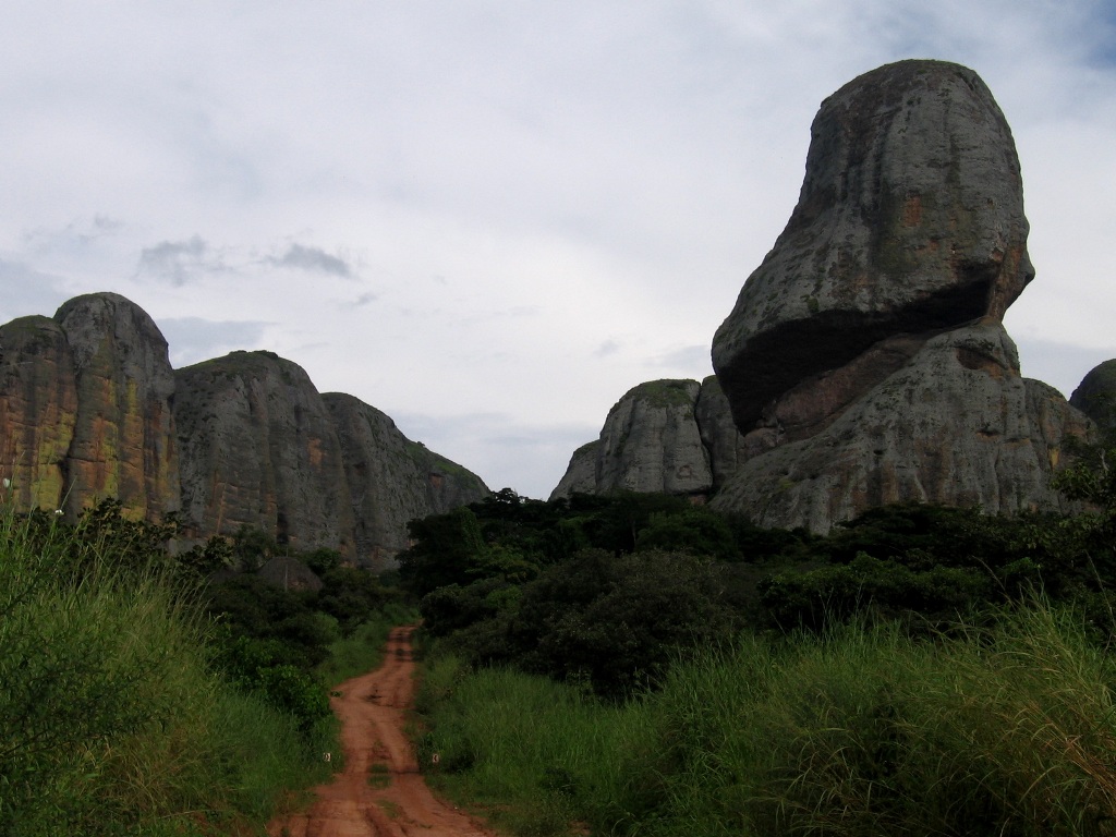 скалы Пунго Адонго