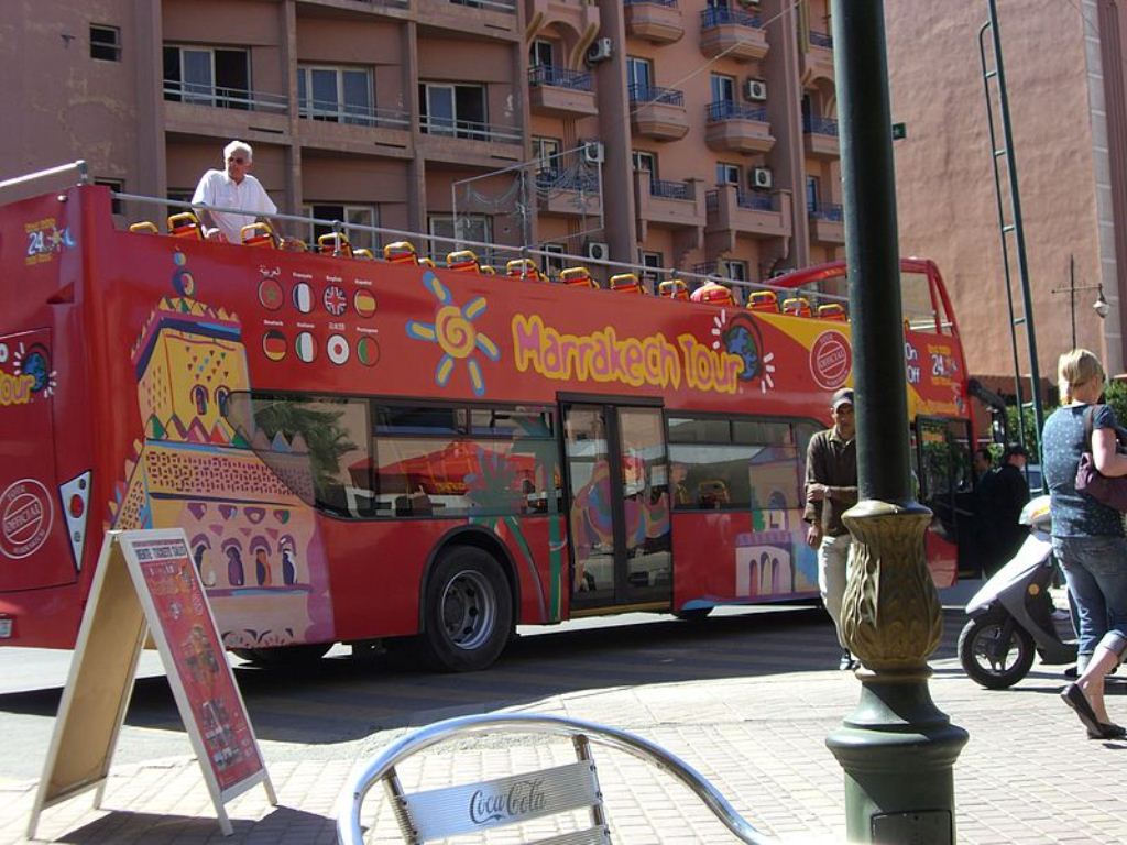 Туристы в Марракеше Туристы в Марракеше