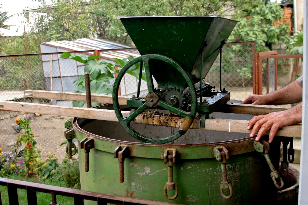 Виноградная дробилка Виноградная дробилка