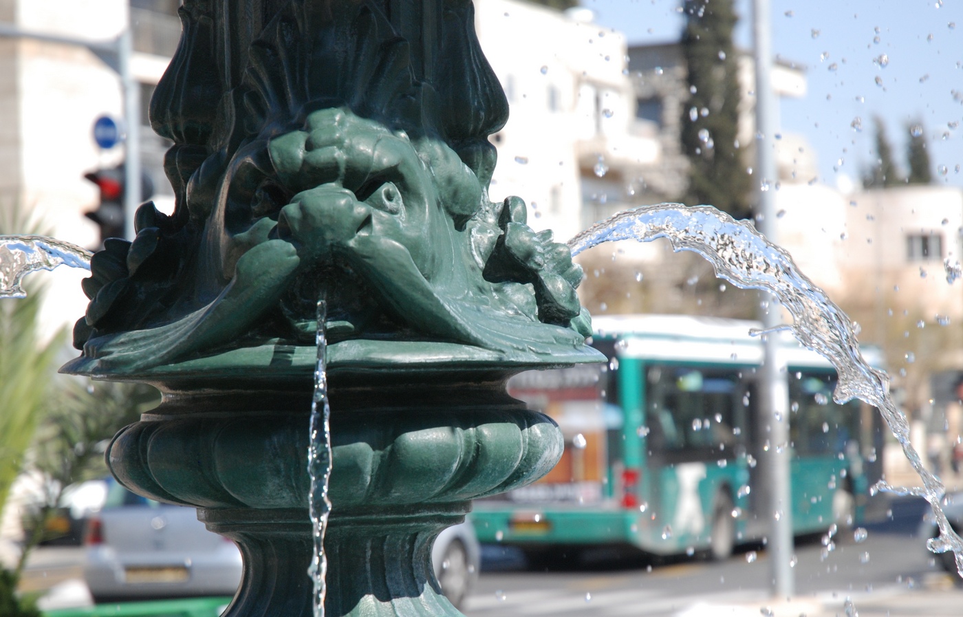 фонтан в виде льва фонтан в виде льва