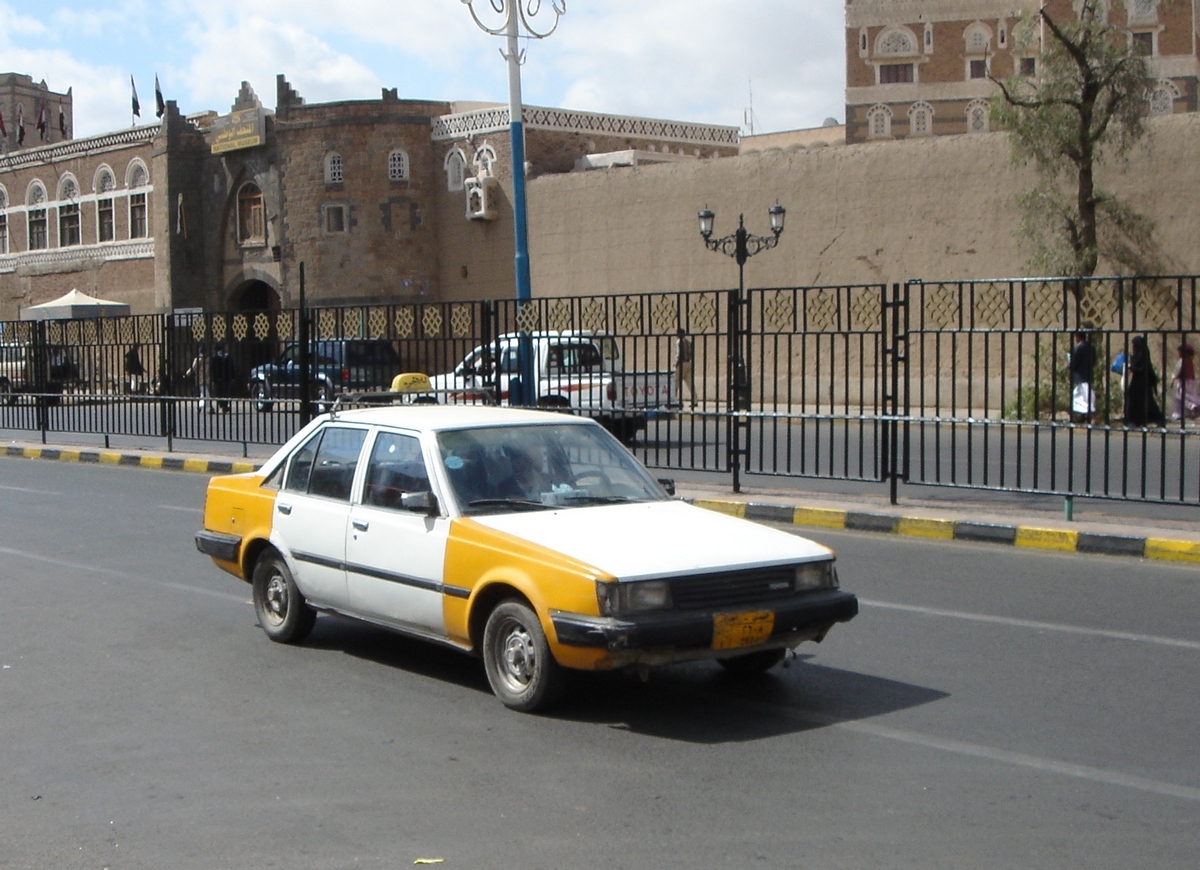Такси на улице Саны
