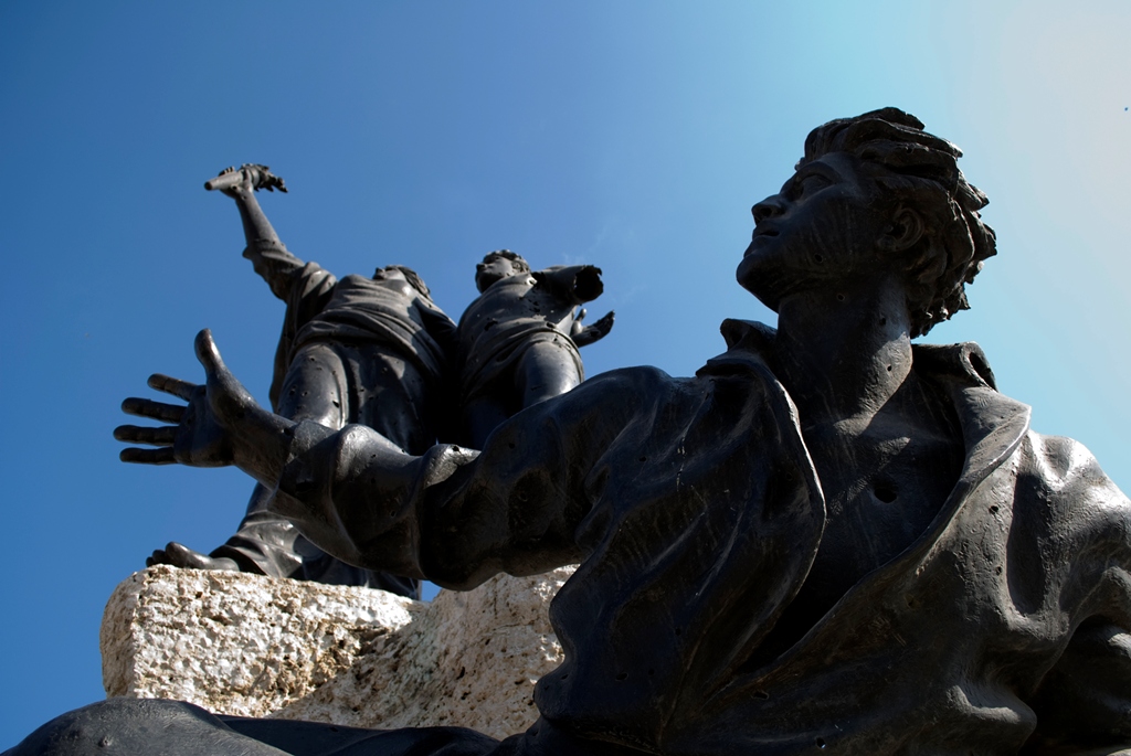 Статуя на площади мучеников в Бейруте Статуя на площади мучеников в Бейруте