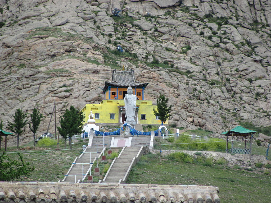 Буддийский храм в Эрдэнэте Буддийский храм в Эрдэнэте