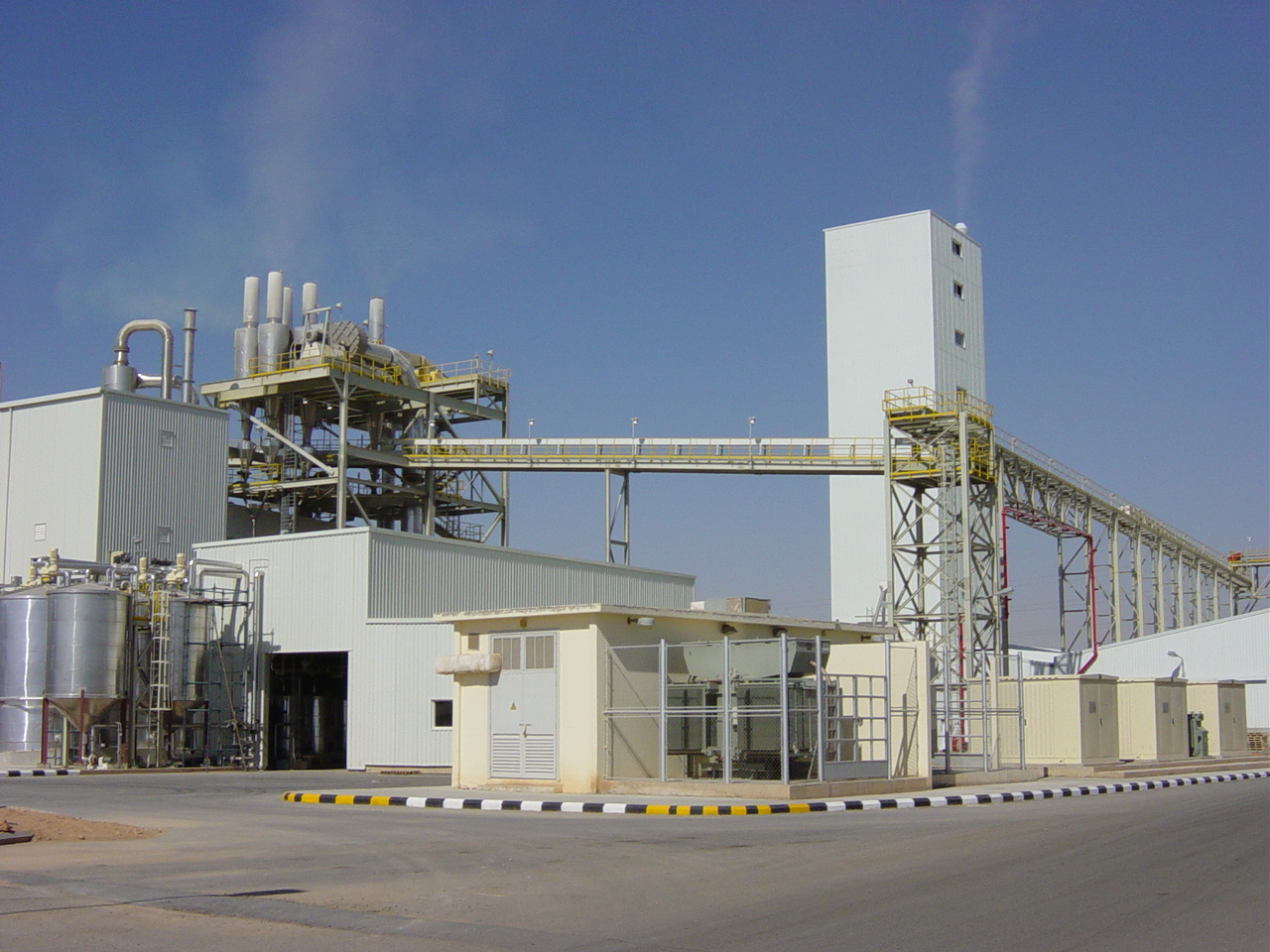 фабрика в Саудовской Аравии фабрика в Саудовской Аравии