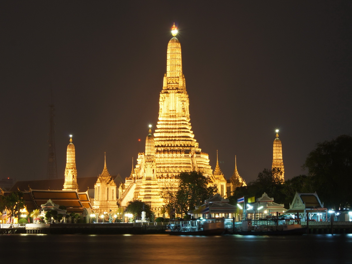 Королевский дворец Королевский дворец