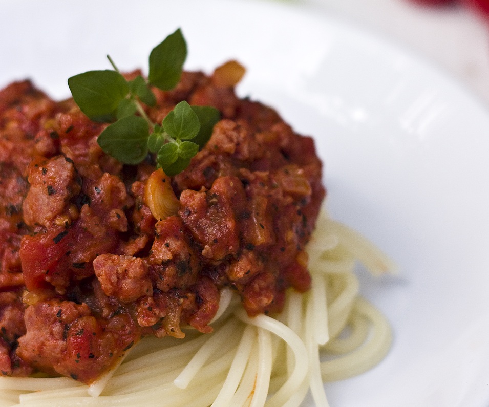 Болонеза паста Болонеза паста