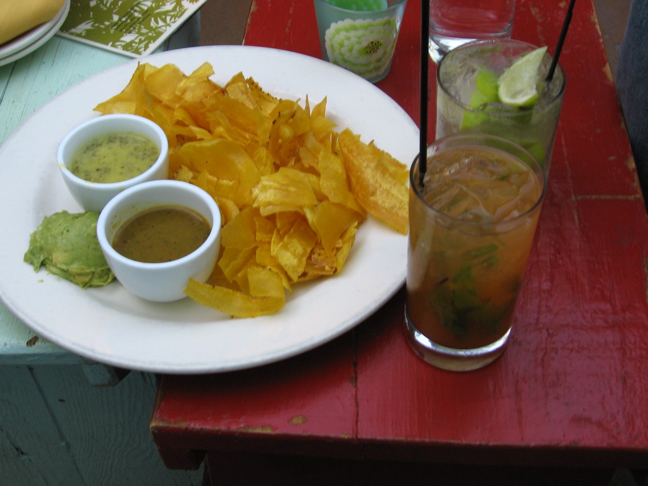 Чипсы из бананов и Куба Либре Чипсы из бананов и Куба Либре