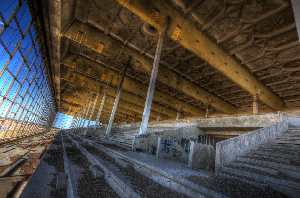 Стадион для скачек Phoenix Trotting Park, город Гудиер, Аризона Стадион для скачек Phoenix Trotting Park, город Гудиер, Аризона