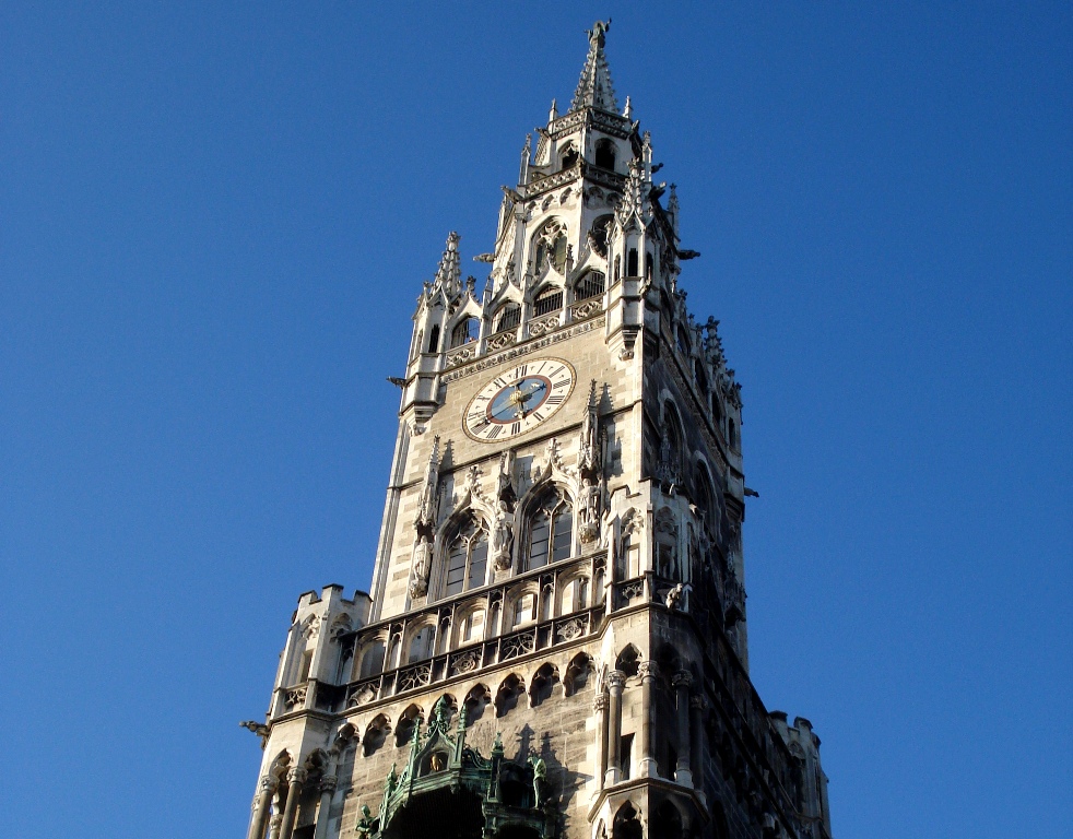 Знаменитые часы в Мюнхене