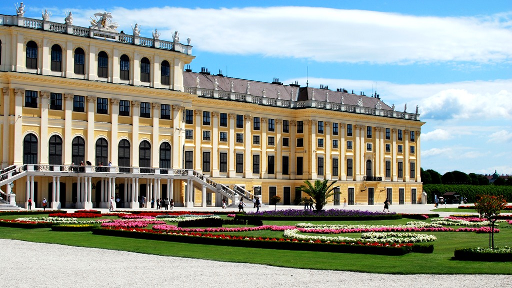 Дворец Шенбрунн Дворец Шенбрунн