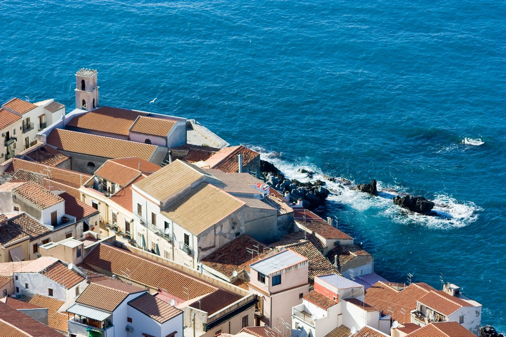 город Чефалу город Чефалу