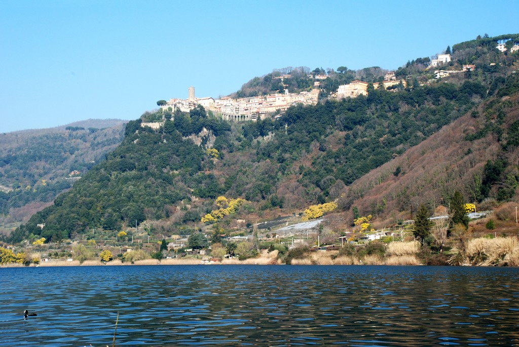 Озеро Неми Озеро Неми