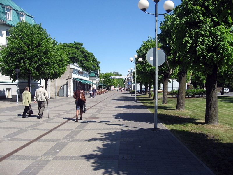 Центральная пешеходная улица Йомас