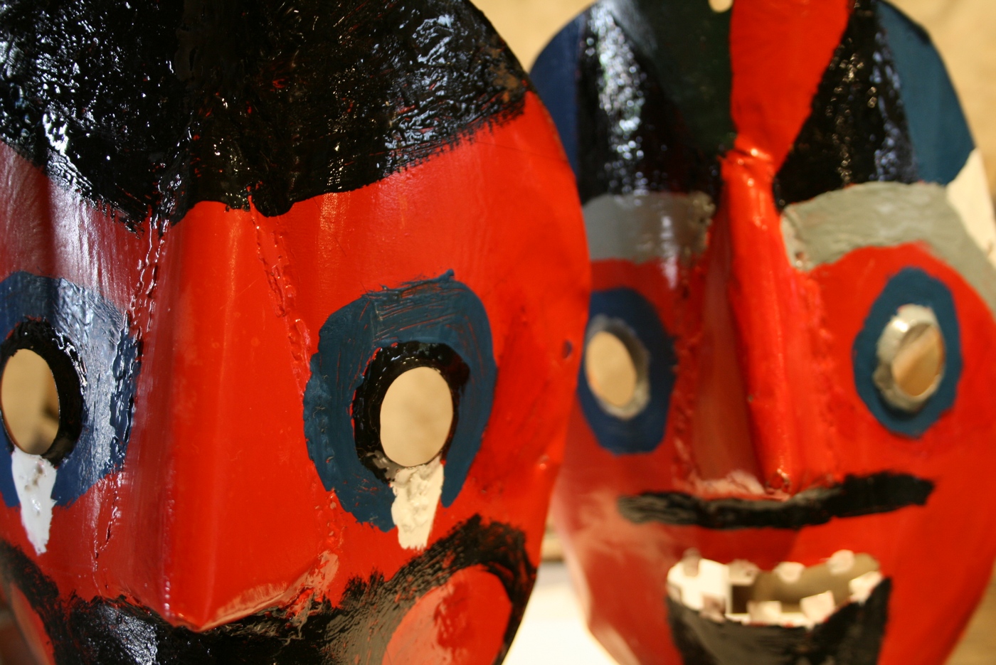 Португальские сувенирные маски Португальские сувенирные маски