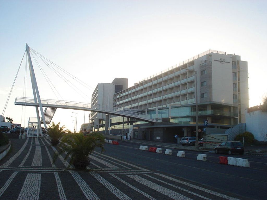 Отель в Понта-Делгада Отель в Понта-Делгада