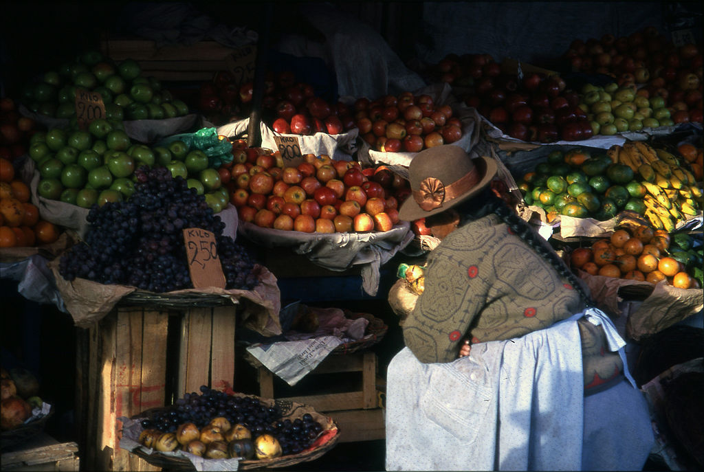 Прилавок с яблоками Прилавок с яблоками