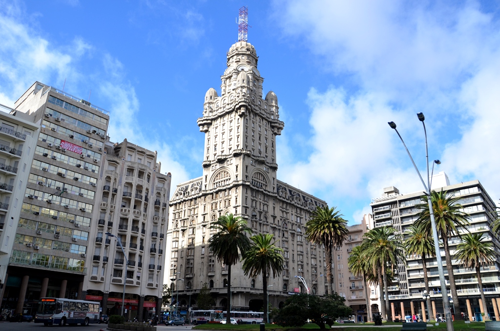 Дворец Сальво в Монтевидео Дворец Сальво в Монтевидео