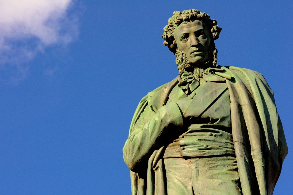 Памятник на Пушкинской площади Памятник на Пушкинской площади