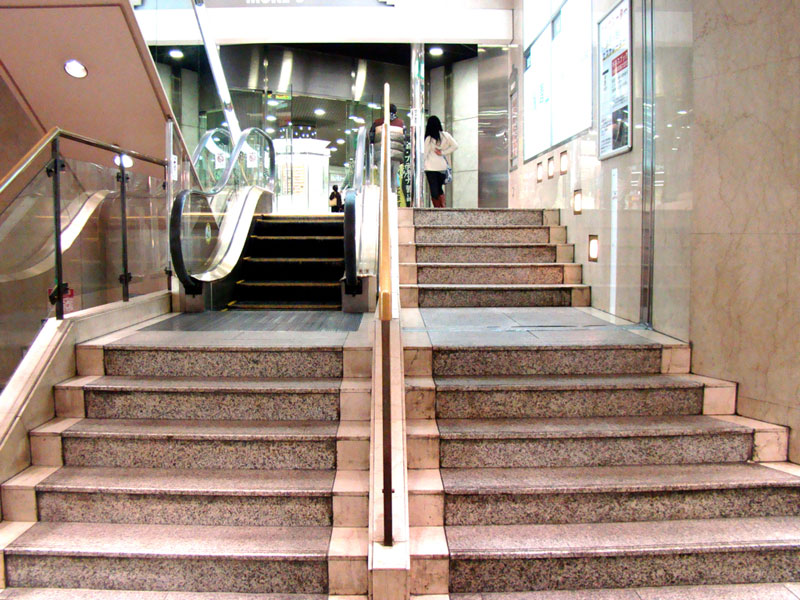 Самый короткий в мире эскалатор Самый короткий в мире эскалатор