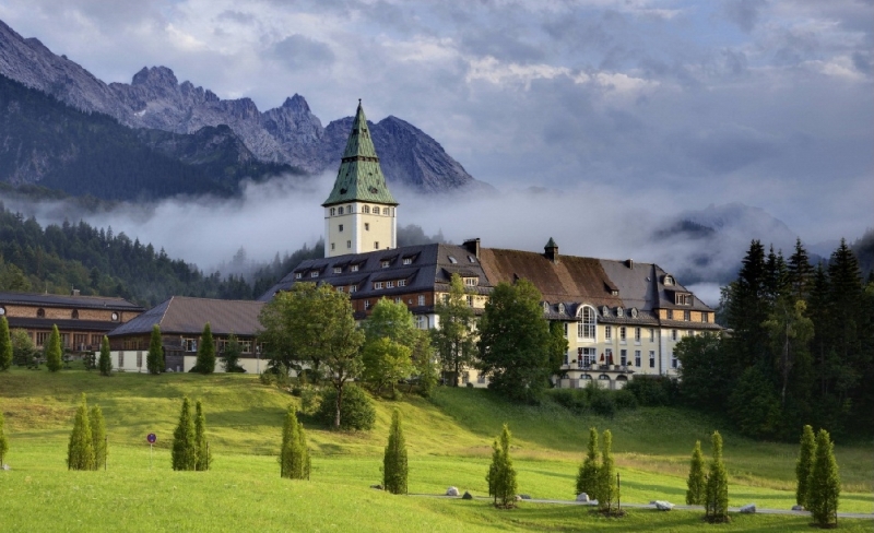 замок Эльмау zamok-Jelmau