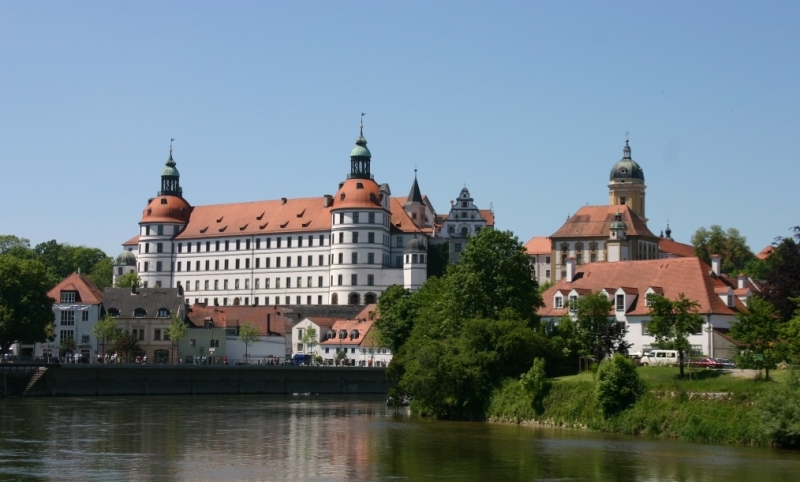 замок Нойбургg zamok Nojburg