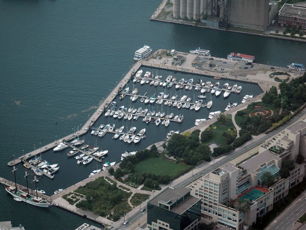 Яхт стоянка в Торонто Яхт стоянка в Торонто