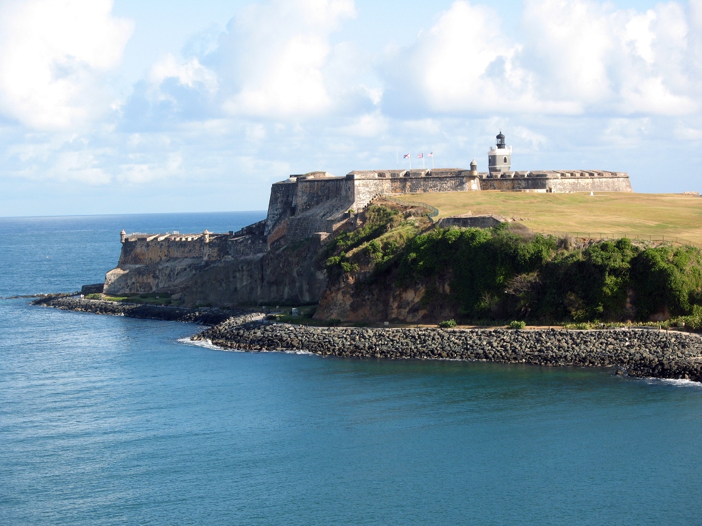 Форт Сан Фелипе дель Морро в Сан-Хуане Форт Сан Фелипе дель Морро в Сан-Хуане