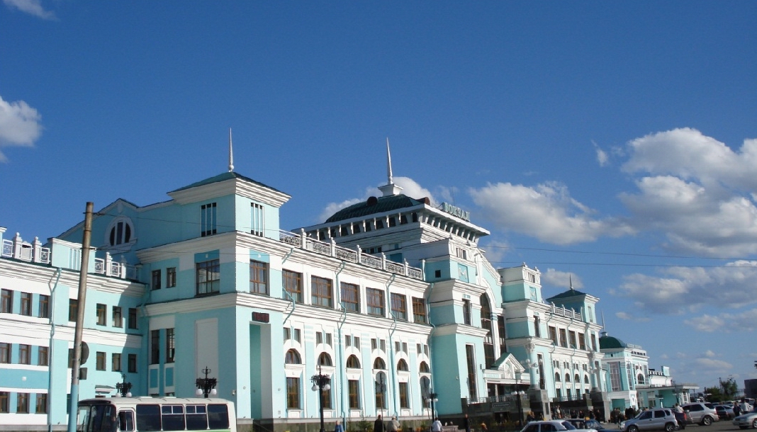 Железнодорожный вокзал, Омск 10-samyh-krasivyh-zheleznodorozhnyh-vokzalov-rossii-6.jpg