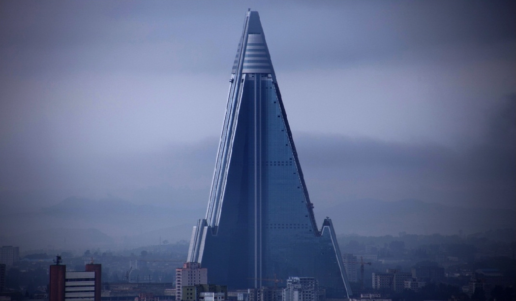Гостиница Рюген, Пхеньян, Северная Корея 7-samyh-urodlivyh-zdanij-mira-3.jpg