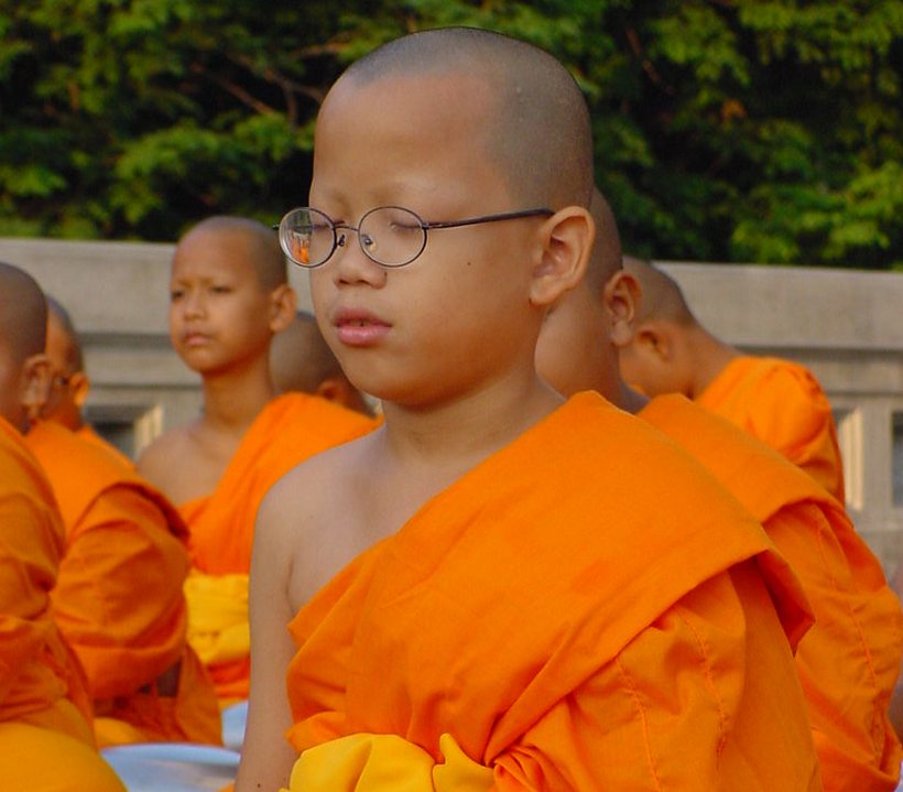 Юные буддийские монахи Юные буддийские монахи